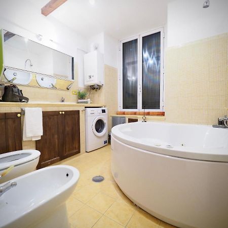 Dimora Delle Camelie Apartment Genoa Exterior photo